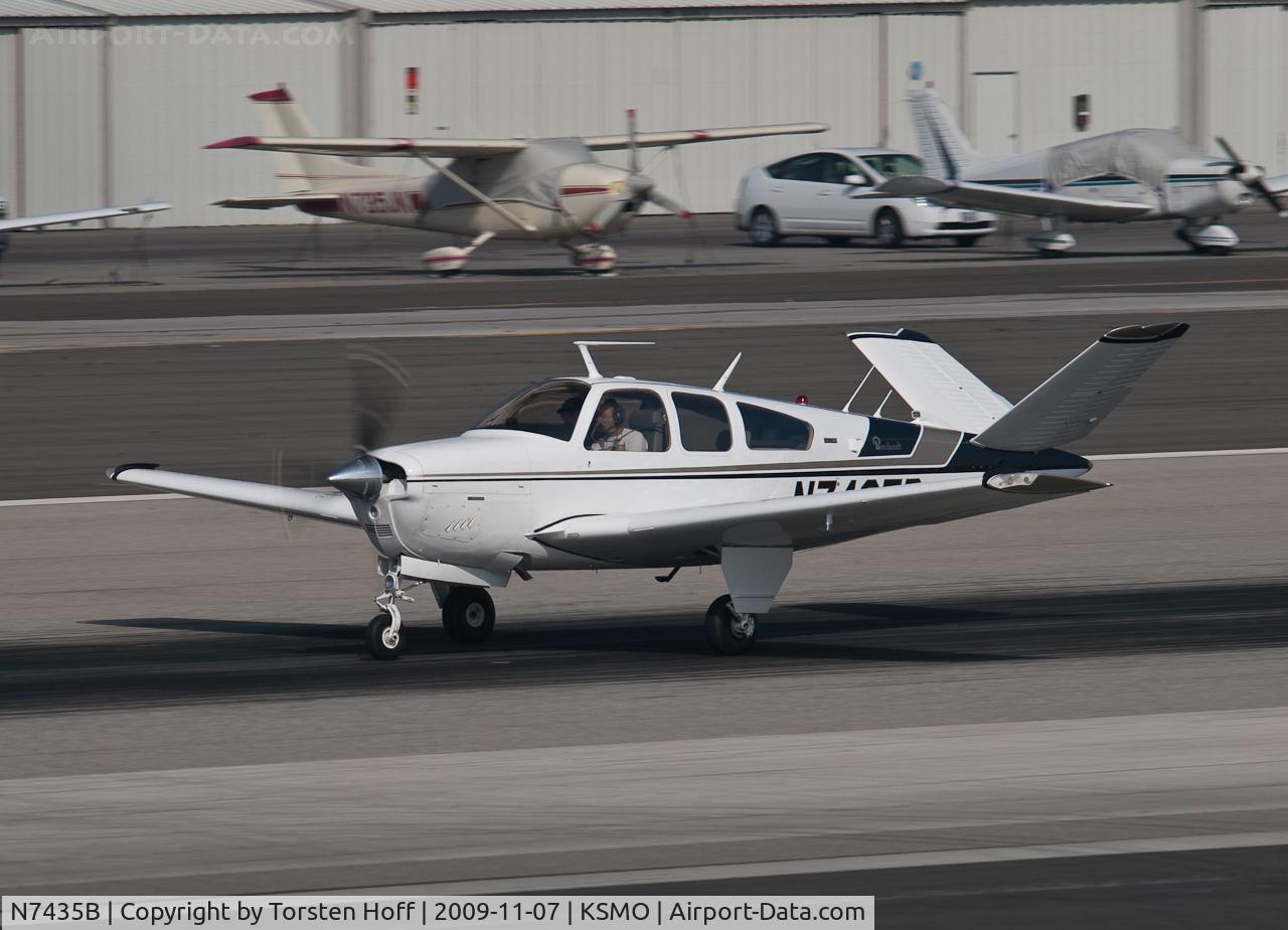 N7435B, 1974 Beech V35B Bonanza C/N D-9593, N7435B departing from RWY 21