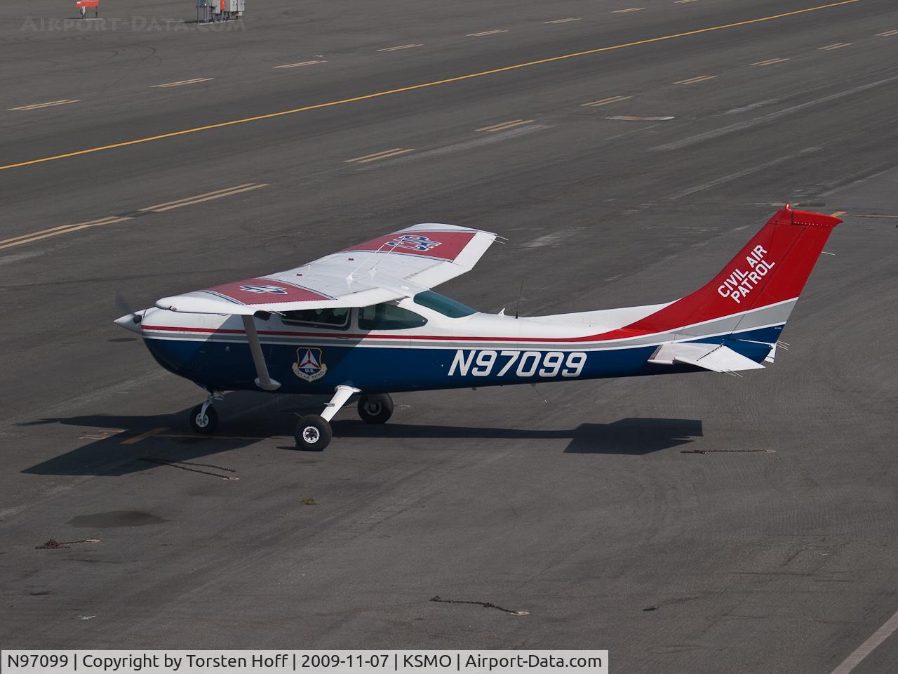 N97099, 1979 Cessna 182Q Skylane C/N 18266978, N97099 getting ready to shut down her engine