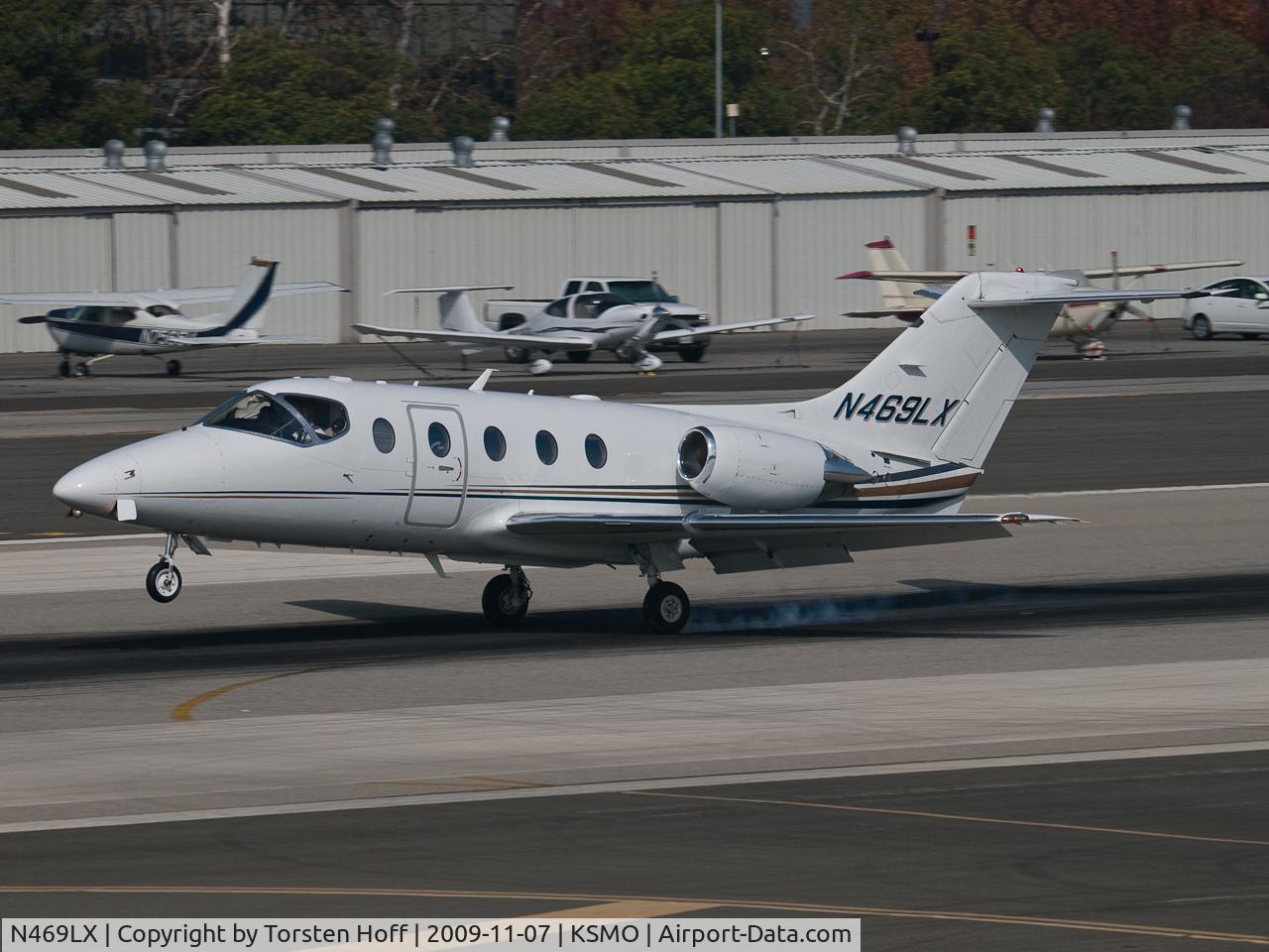 N469LX, Raytheon Aircraft Company 400A C/N RK-463, N469LX arriving on RWY 21