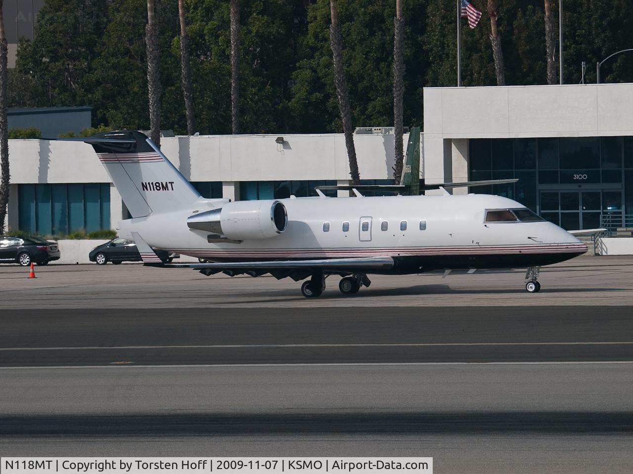 N118MT, 1990 Canadair Challenger 601-3A (CL-600-2B16) C/N 5077, N118MT taxiing