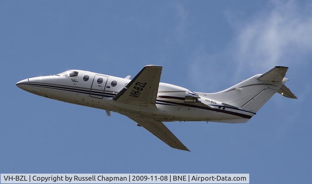 VH-BZL, 1997 Beech 400A Beechjet C/N RK-139, Beech 400A BZL after takeoff at Brisbane