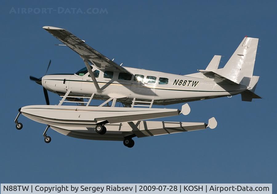 N88TW, 1998 Cessna 208 Caravan I C/N 20800292, EAA AirVenture 2009