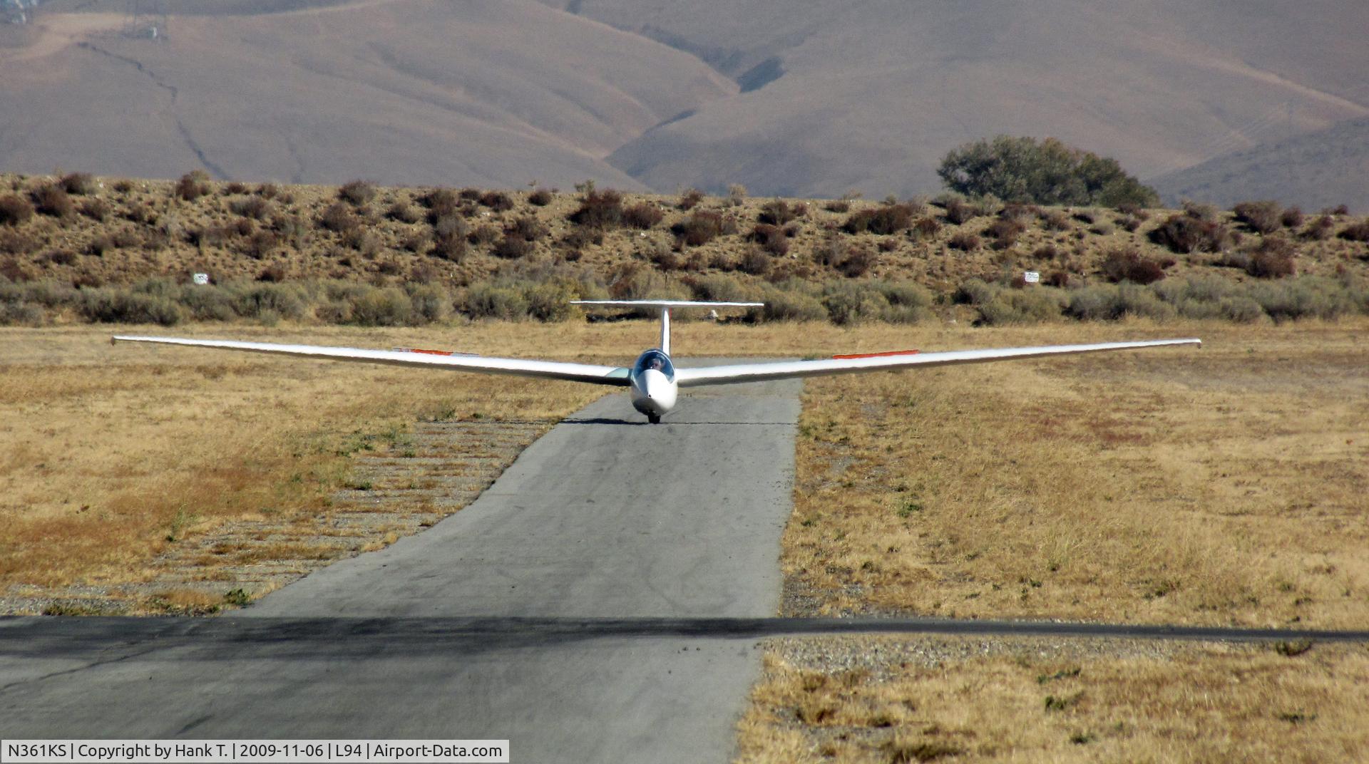 N361KS, 1984 Schleicher ASK-21 C/N 21224, Touching Down