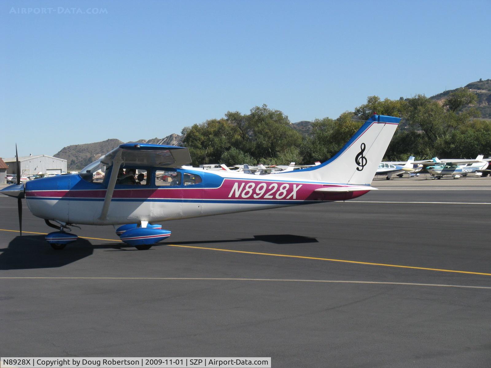 N8928X, 1961 Cessna 182D Skylane C/N 18253328, 1961 Cessna 182D SKYLANE, Continental O-470-S 230 Hp, taxi