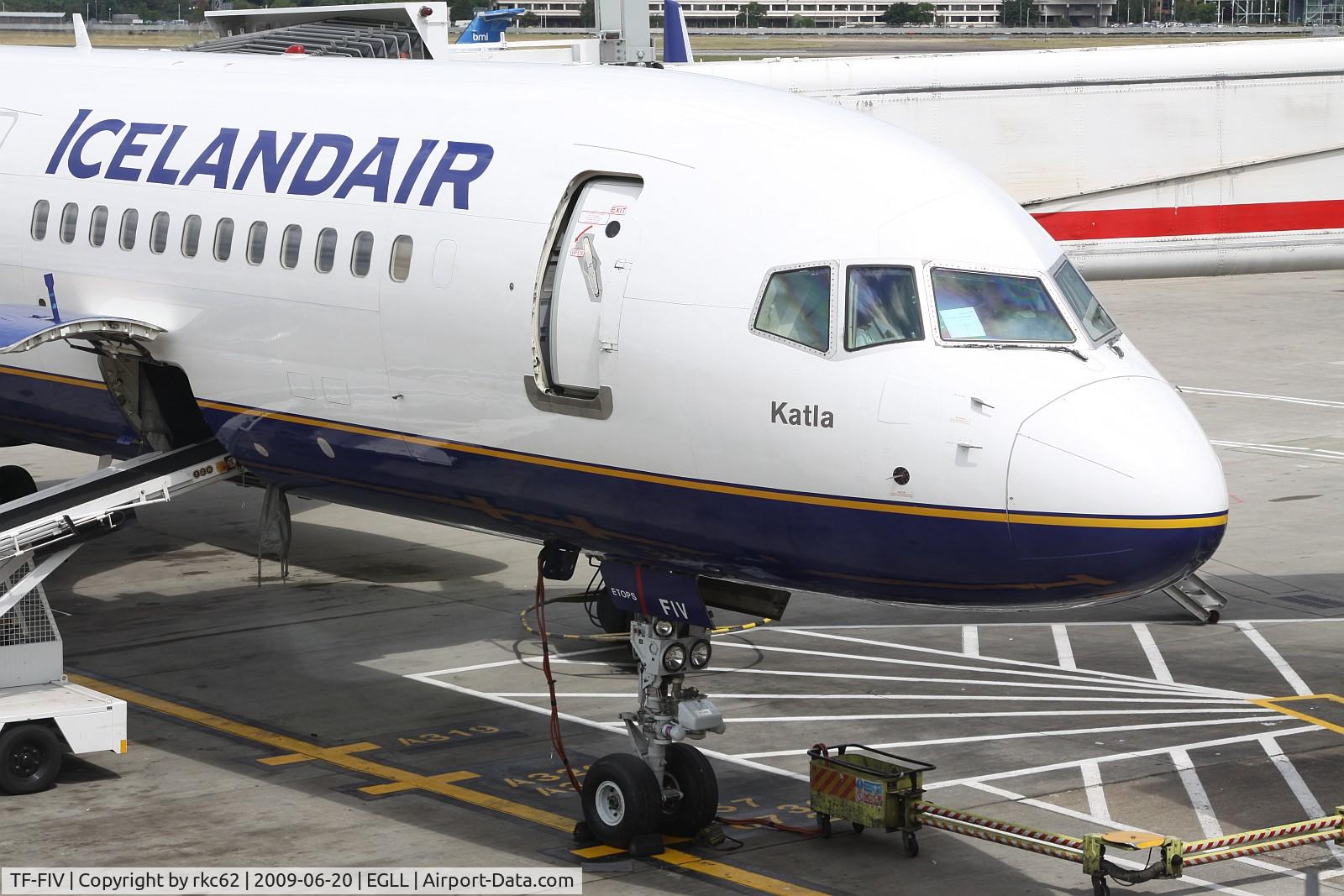 TF-FIV, 2001 Boeing 757-208 C/N 30424, Icelandair 757 Nose Detail
