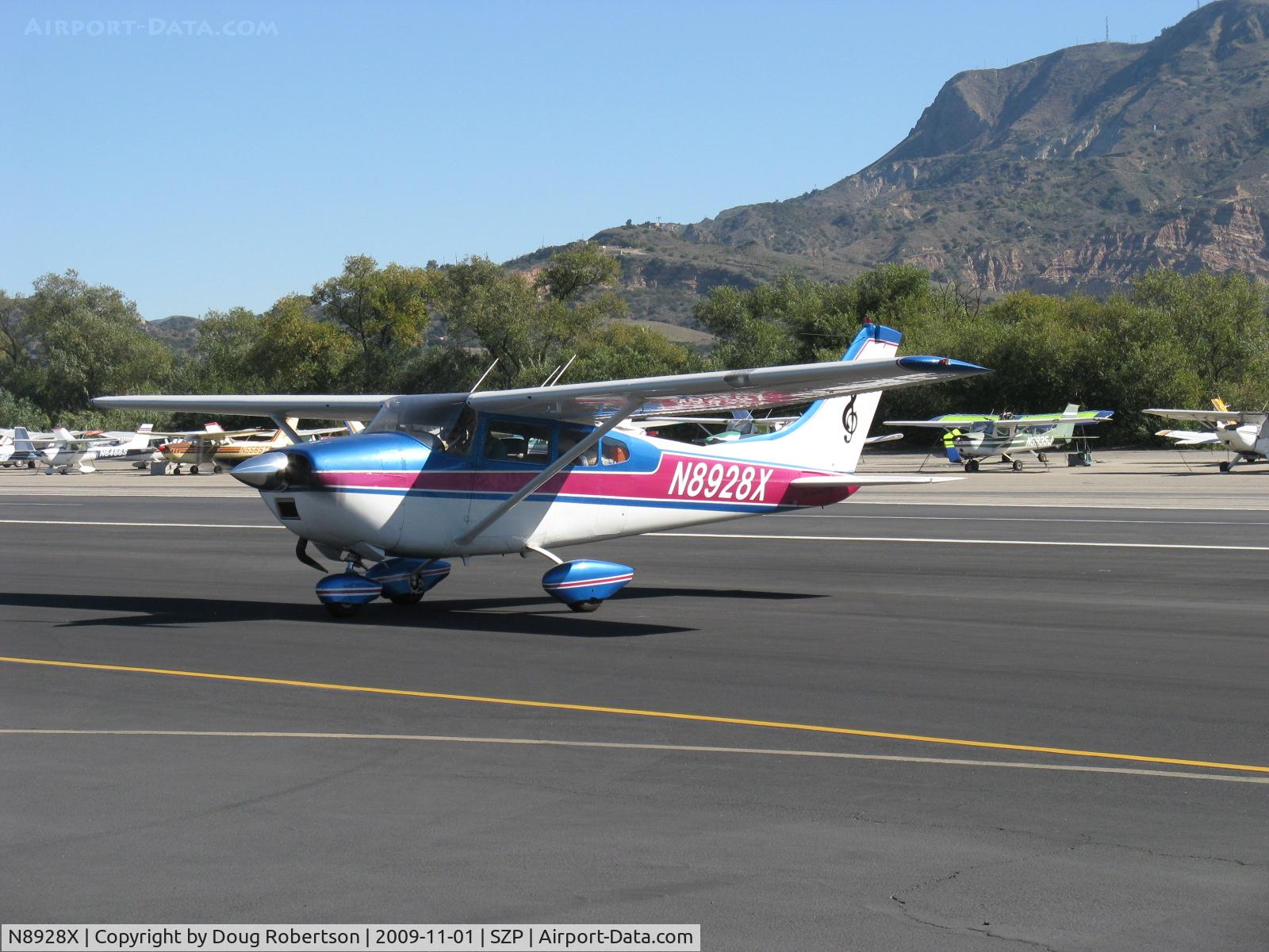 N8928X, 1961 Cessna 182D Skylane C/N 18253328, 1961 Cessna 182D SKYLANE, Continental O-470-S 230 Hp, taxi