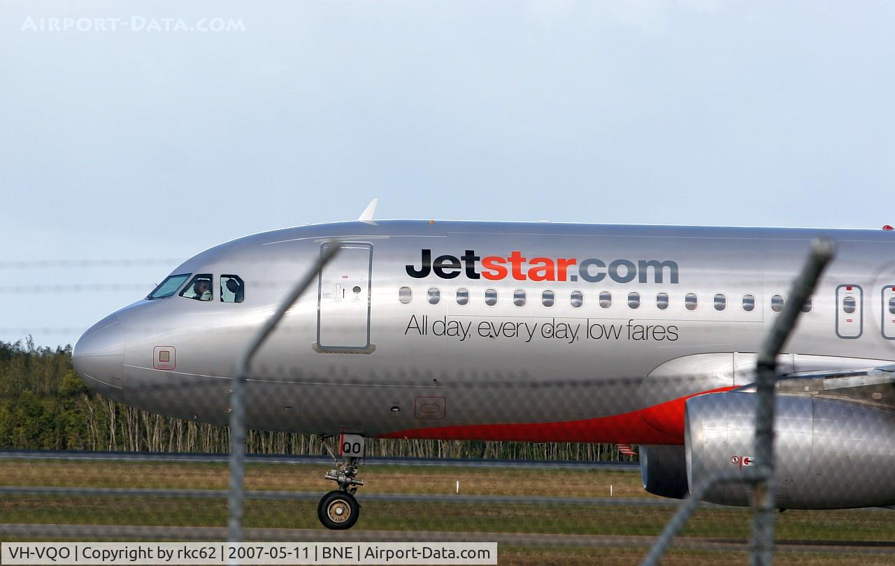 VH-VQO, 2000 Airbus A320-232 C/N 2587, Nose detail on Jetstar Airbus