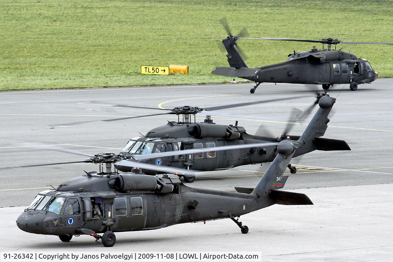 91-26342, Sikorsky UH-60L Black Hawk C/N 70-1638, US Army Blackhawk´s before take-off in LOWL