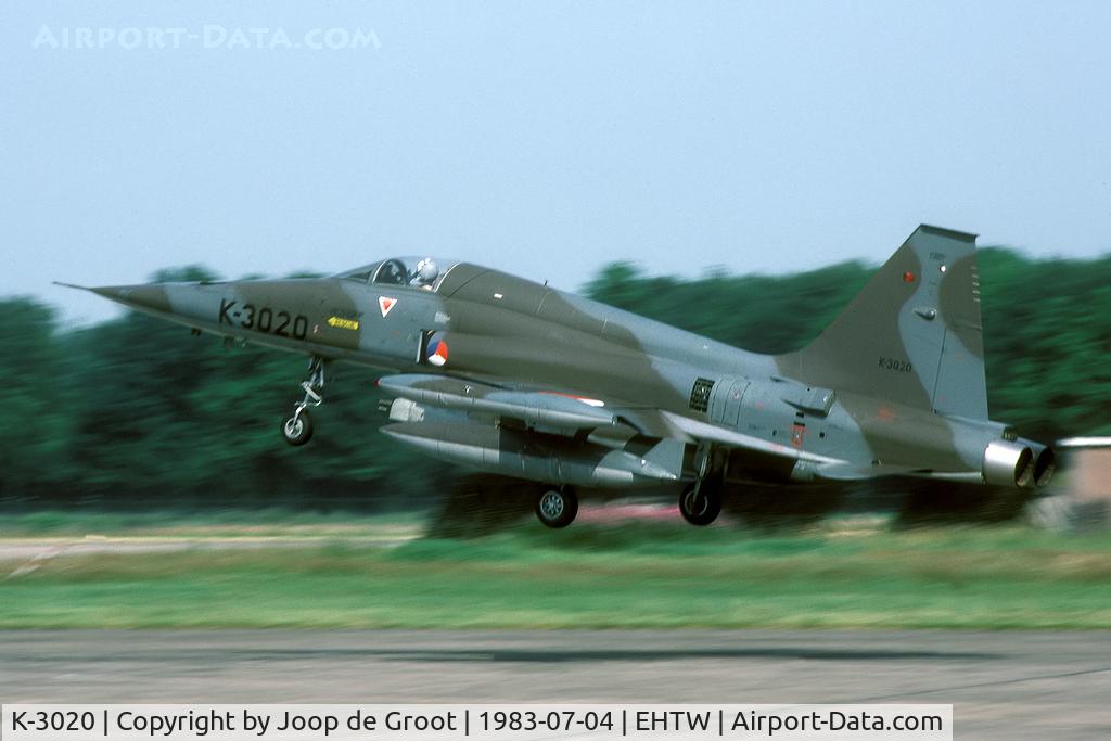 K-3020, 1970 Canadair NF-5A Freedom Fighter C/N 3020, Return after an air to ground mission.