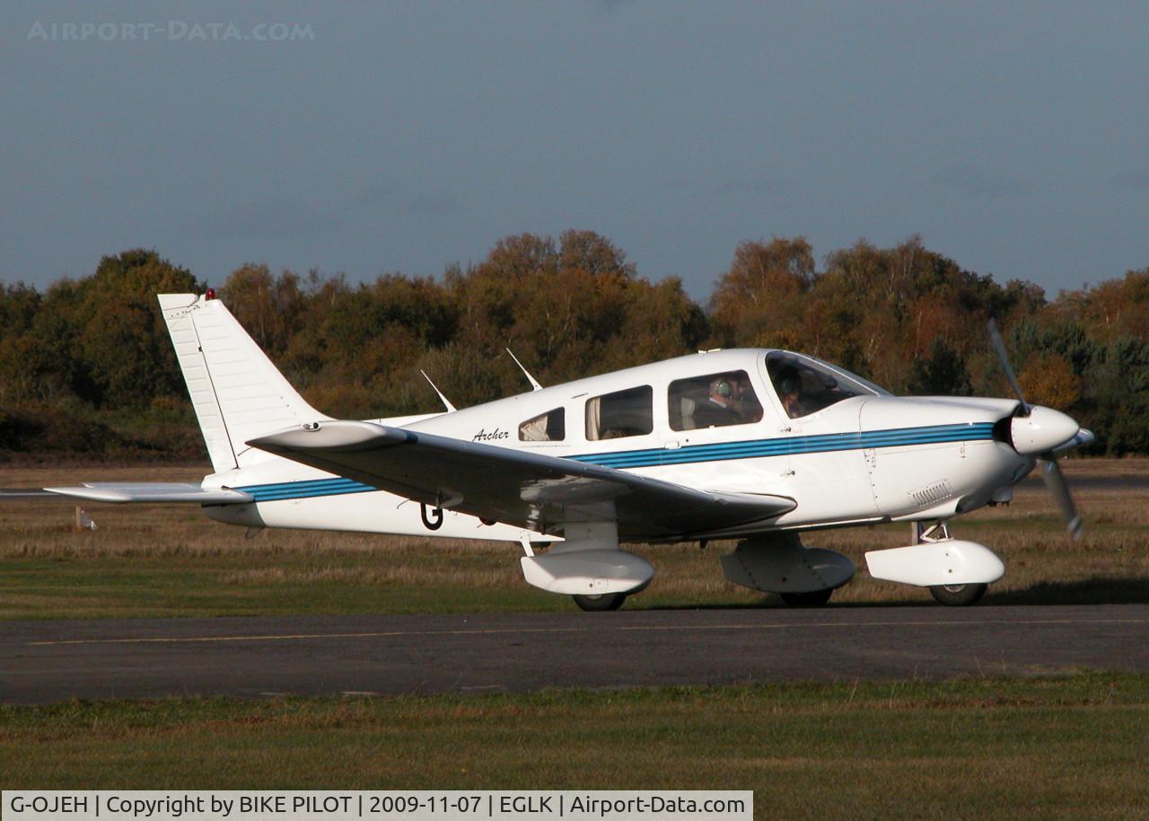 G-OJEH, 1986 Piper PA-28-181 Cherokee Archer II C/N 28-8690051, JUST LEAVING THE VISITING A/C PARK