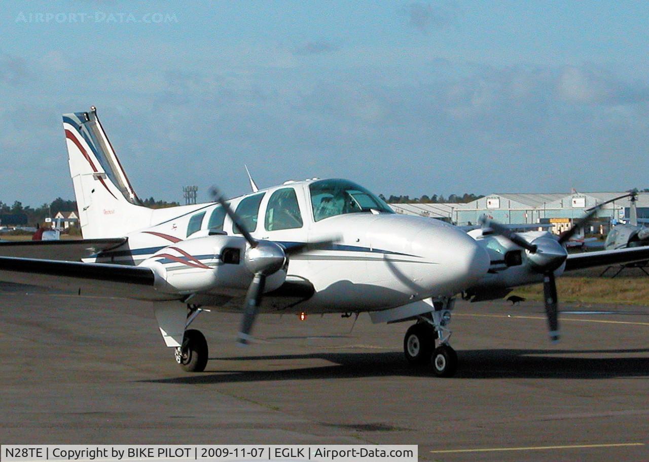N28TE, 2000 Raytheon Aircraft Company 58 C/N TH-1951, RESIDENT BARON TAXYING TO THE RUN UP AREA