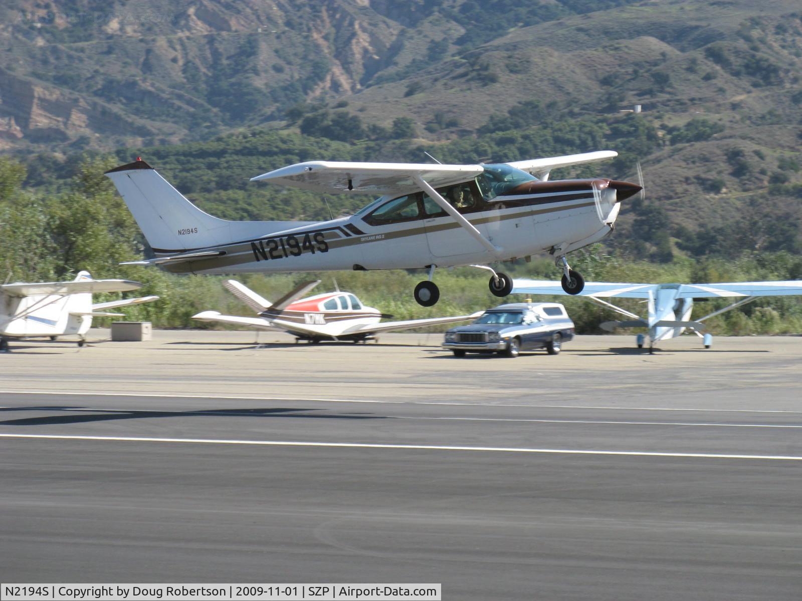 N2194S, Cessna TR182 Turbo Skylane RG C/N R18201312, 1979 Cessna TR182 SKYLANE RG II, Lycoming O-540-L3C5D 235 Hp, AiResearch turbocharger delivers full power to the 20,000' ceiling of this aircraft, takeoff climb Rwy 22