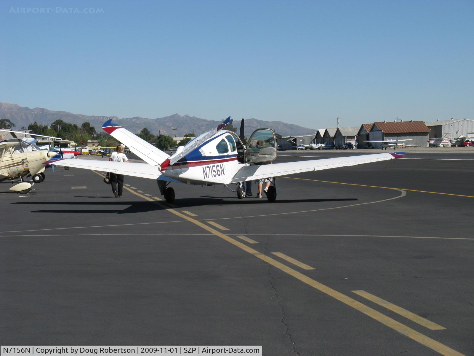 N7156N, 1968 Beech V35A Bonanza C/N D-8687, 1968 Beech V35A BONANZA, Continental IO-520-B 285 Hp, manual taxi to transient parking