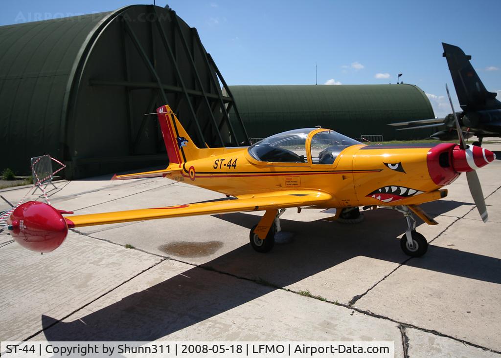 ST-44, SIAI-Marchetti SF-260D C/N 844, LFMO Airshow 2008