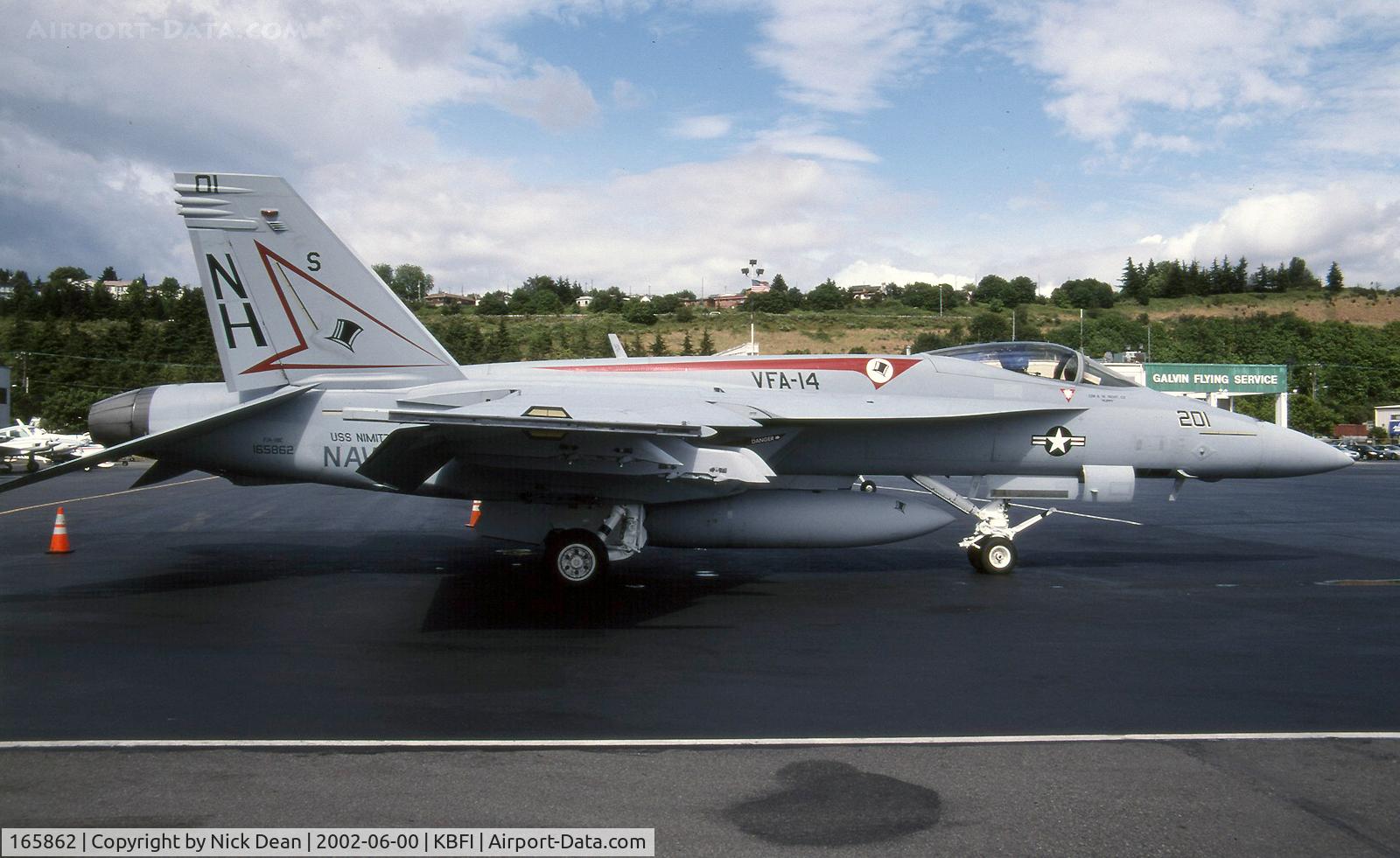 165862, 2001 Boeing F/A-18E Super Hornet C/N E038, KBFI