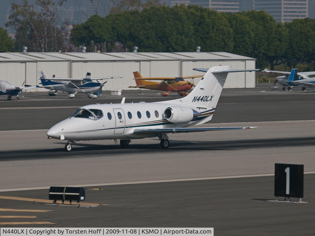 N440LX, 2000 Raytheon Aircraft Company 400A C/N RK-289, N440LX departing from RWY 21