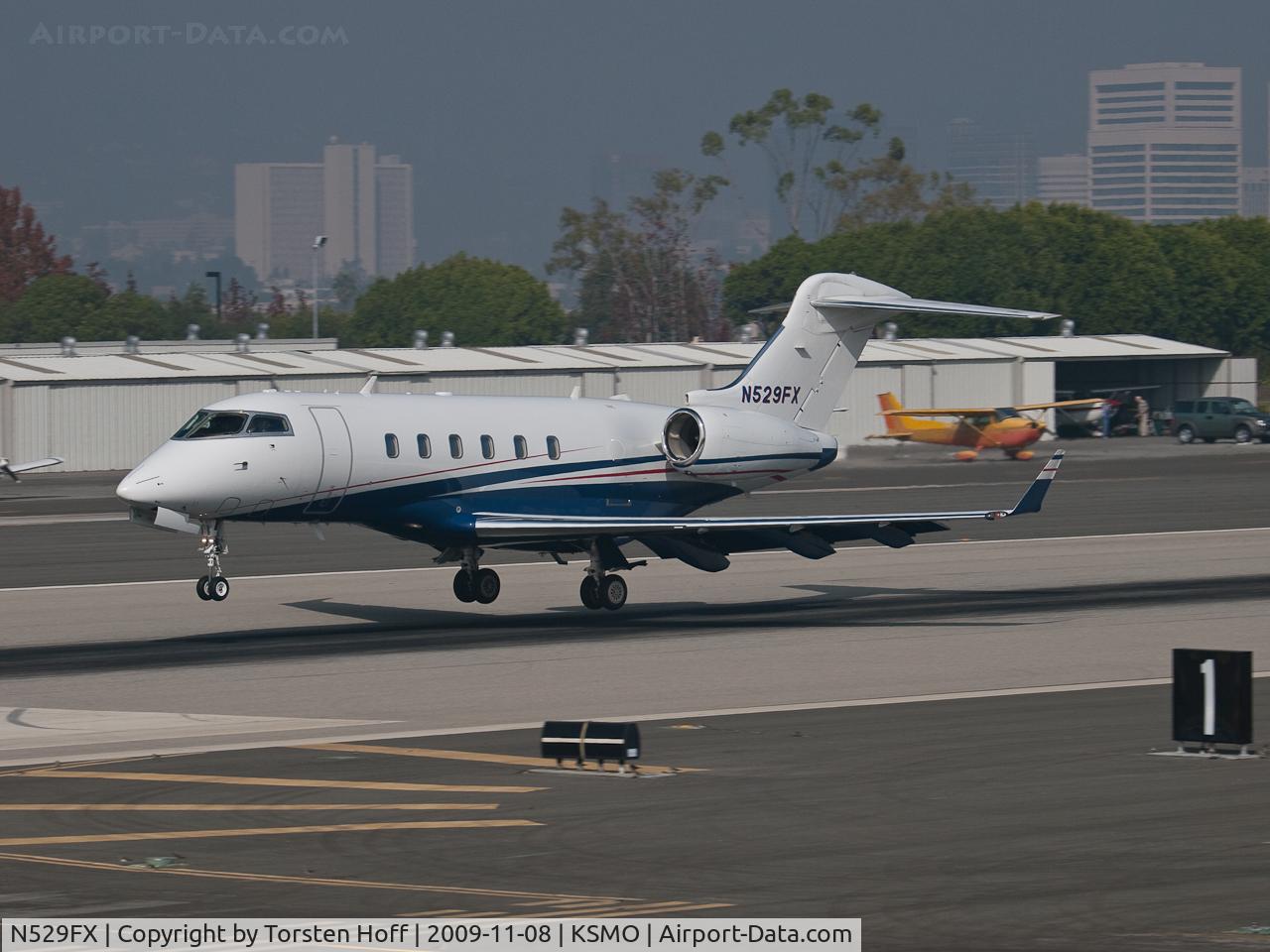 N529FX, 2006 Bombardier Challenger 300 (BD-100-1A10) C/N 20128, N529FX arriving on RWY 21