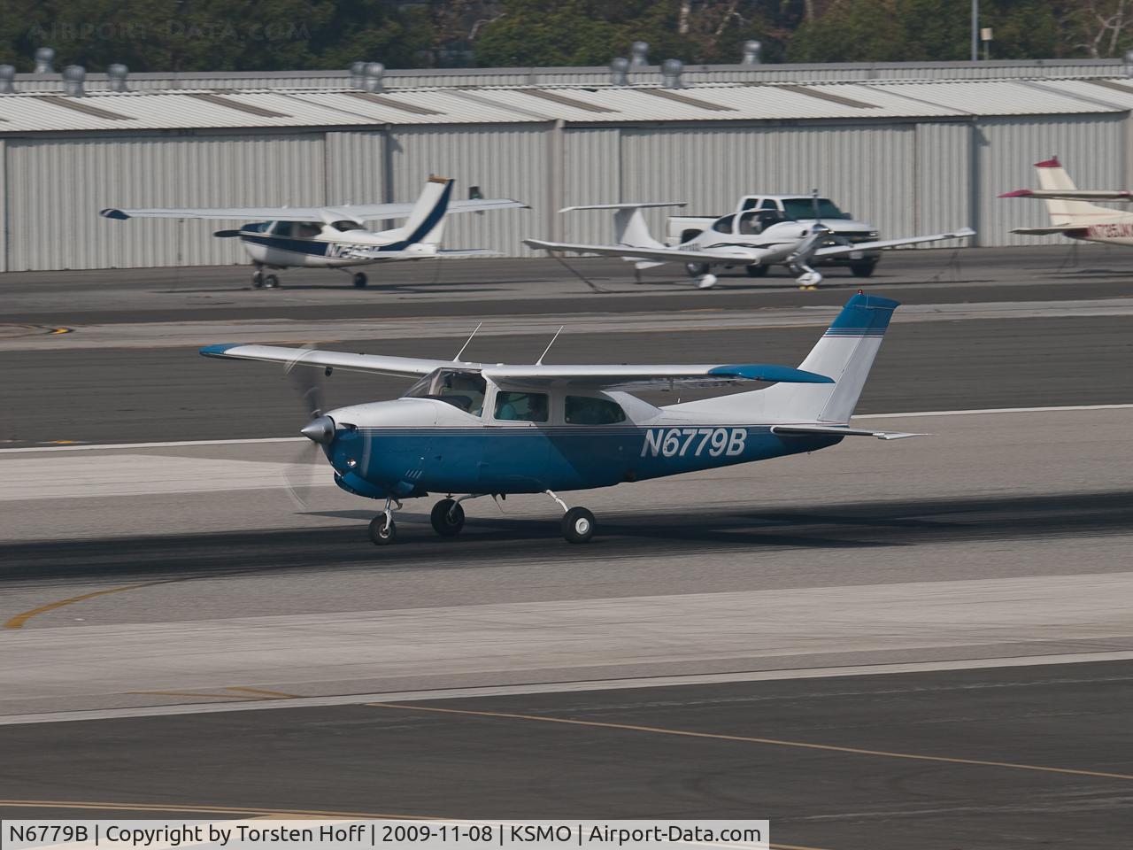 N6779B, 1978 Cessna T210M Turbo Centurion C/N 21062829, N6779B departing from RWY 21