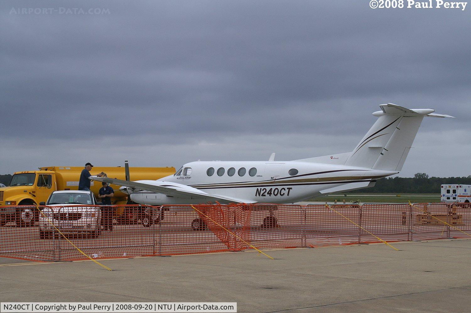 N240CT, 1982 Beech B200 King Air C/N BB-1063, Gassing up