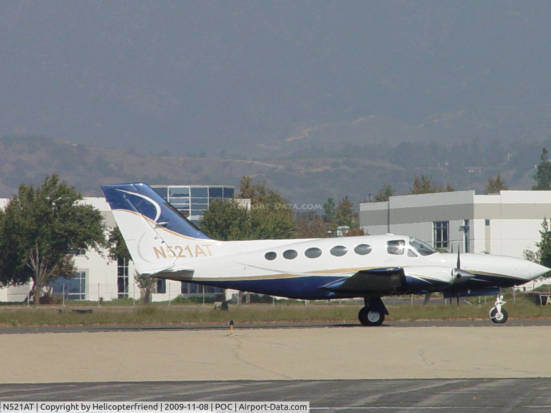N521AT, 1978 Cessna 414A Chancellor C/N 414A0207, Taxiing to 26L for westerly take off