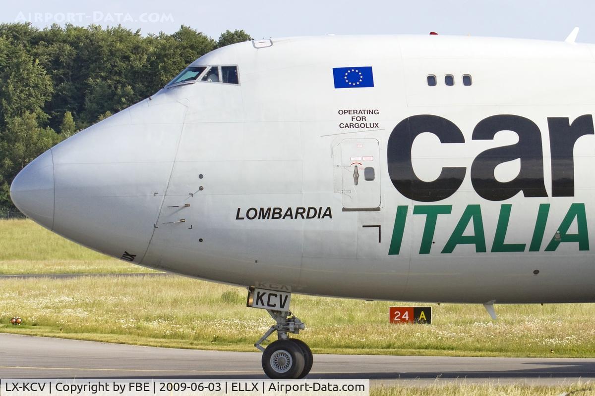 LX-KCV, 1997 Boeing 747-4R7F/SCD C/N 25868, taxying to the active