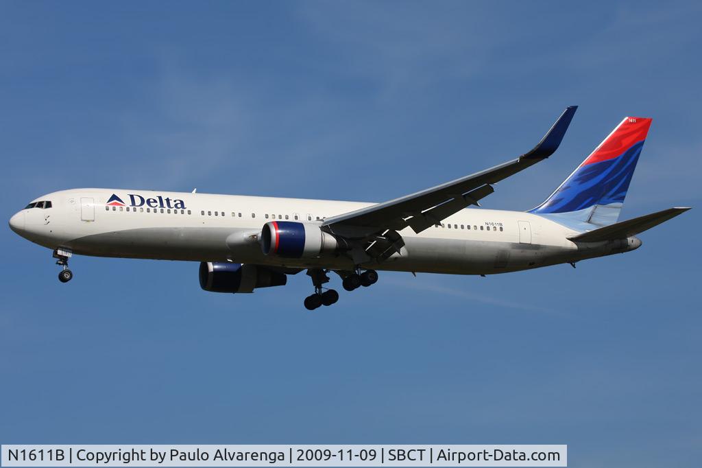 N1611B, 2000 Boeing 767-332/ERF C/N 30595, Delta