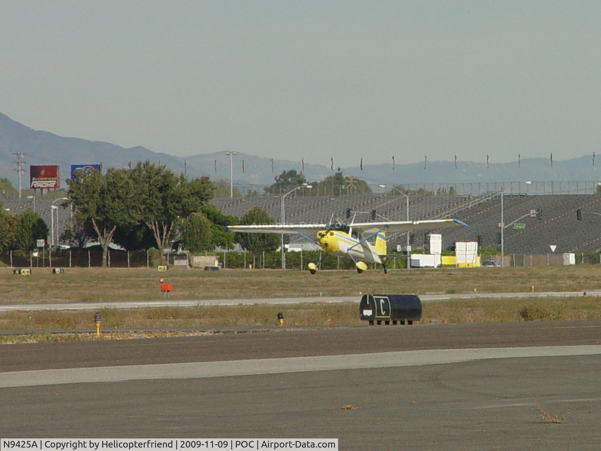 N9425A, 1949 Cessna 140A C/N 15246, Lifting off from 26L