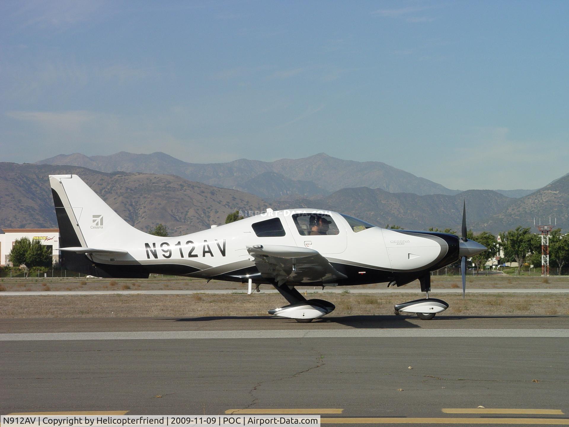 N912AV, 2008 Cessna LC41-550FG C/N 411006, Taxiing back to 26L for take off