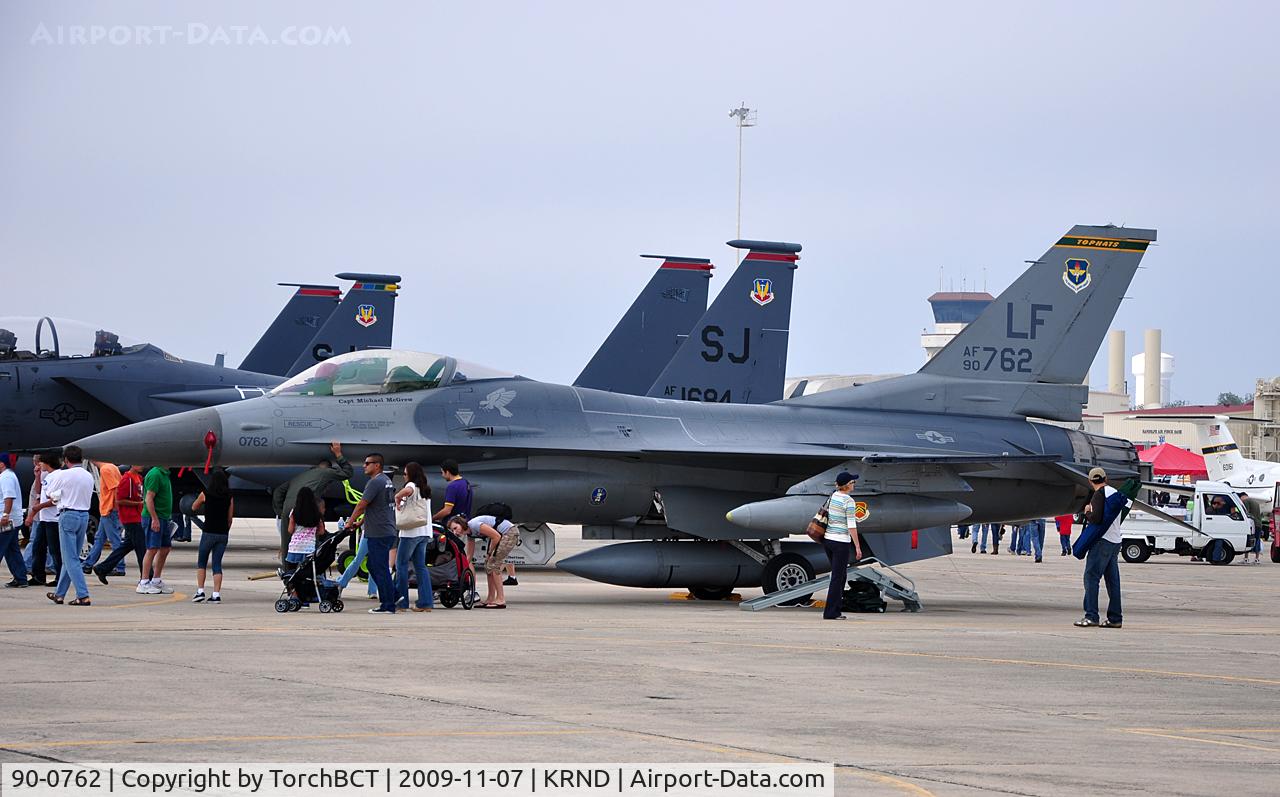90-0762, 1990 General Dynamics F-16CG Night Falcon C/N 1C-370, 63rd FS F-16C on display during Randolph Airshow 09.