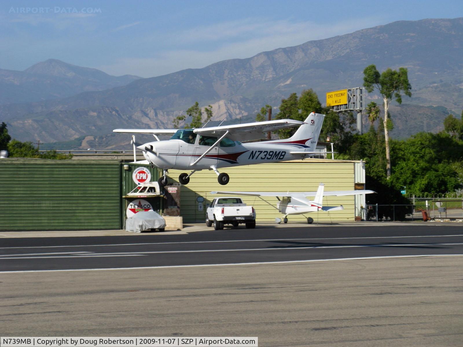 N739MB, 1978 Cessna 172N C/N 17270641, 1978 Cessna 172N SKYHAWK II, Lycoming O-320-E2D 150 Hp, landing Rwy 22