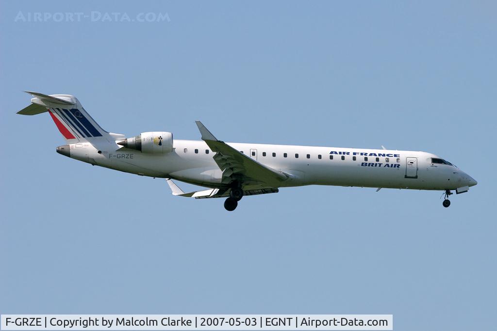 F-GRZE, 2001 Canadair CRJ-702 (CL-600-2C10) Regional Jet C/N 10032, Canadair CL-600-2C10 Regional Jet CRJ-702 on approach to rwy 07 at Newcastle Airport, UK.