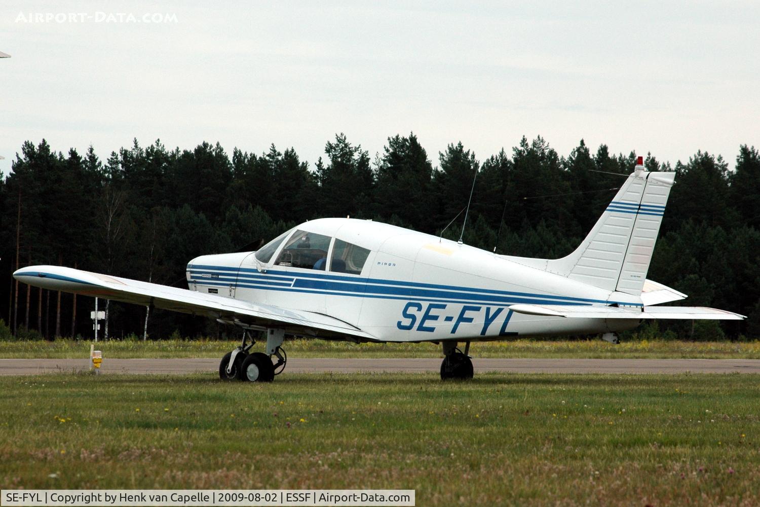 SE-FYL, 1971 Piper PA-28-140 Cherokee C/N 28-7225145, Piper Cherokee at Hultsfred airfield, Sweden.