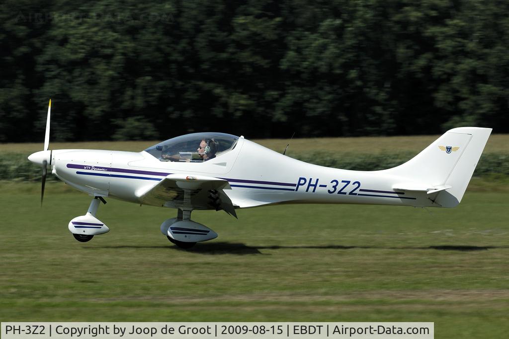 PH-3Z2, 2006 Aerospool WT-9 Dynamic C/N DY137/2006, Arrival for the 2009 old-timer fly-in.