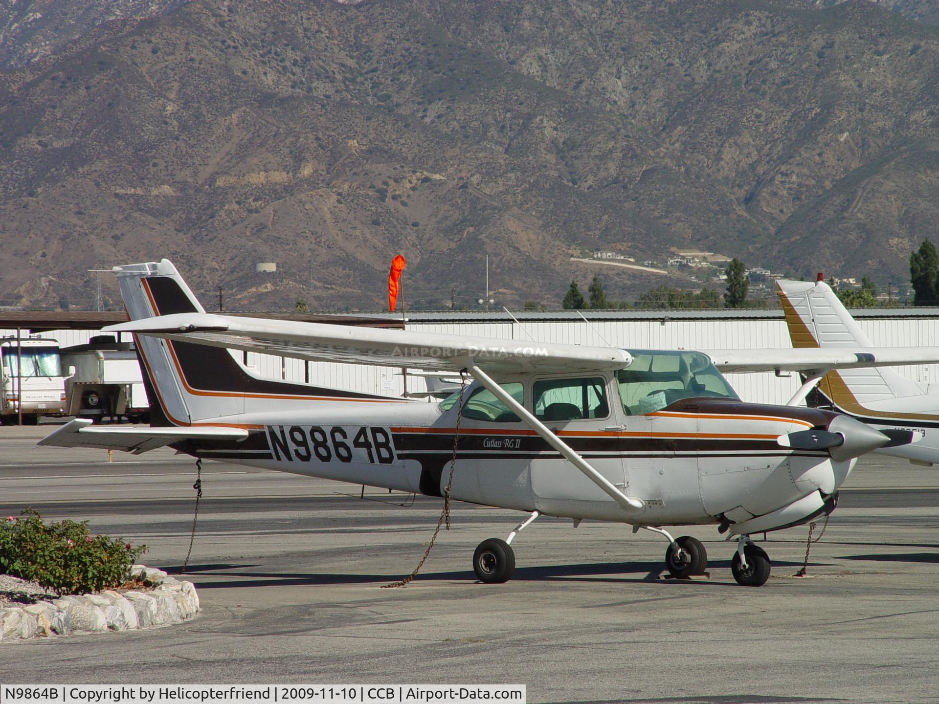 N9864B, 1982 Cessna 172RG Cutlass RG C/N 172RG1060, Parked in Transient Parking at Cable