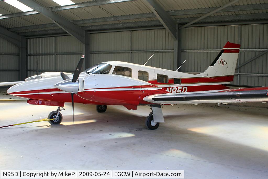 N95D, 1998 Piper PA-34-220T Seneca C/N 3449060, Welshpool based Seneca.
