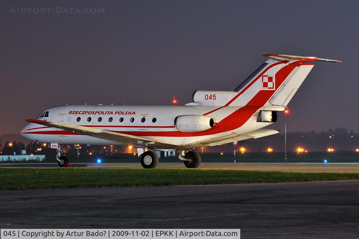 045, Yakovlev Yak-40 C/N 9840759, Poland Air Force