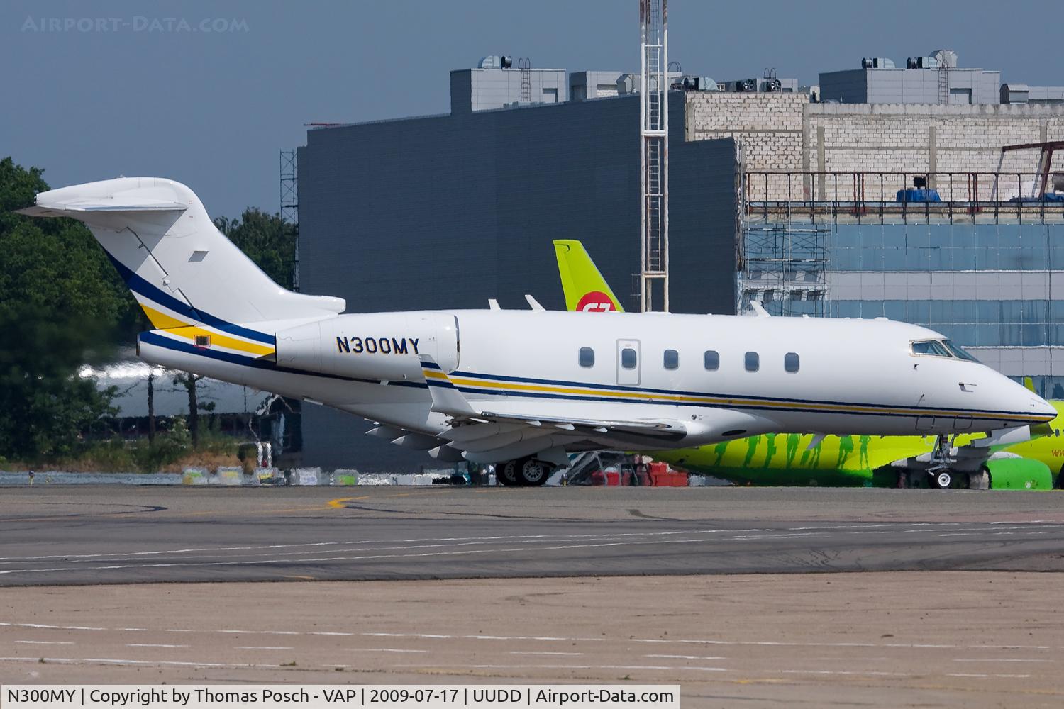 N300MY, 2005 Bombardier Challenger 300 (BD-100-1A10) C/N 20062, Aerolimousine