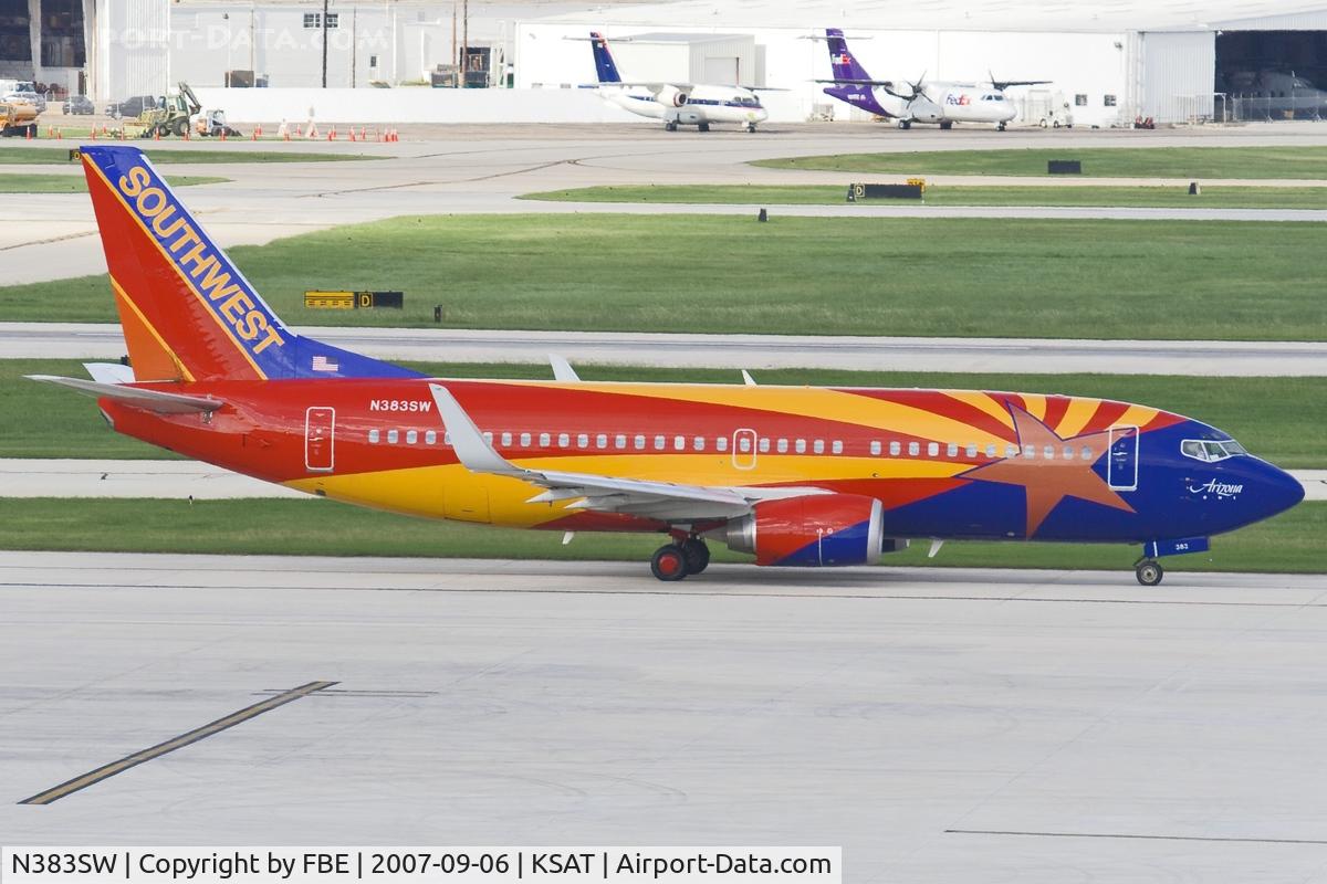 N383SW, 1994 Boeing 737-3H4 C/N 26589, taxying to its stand