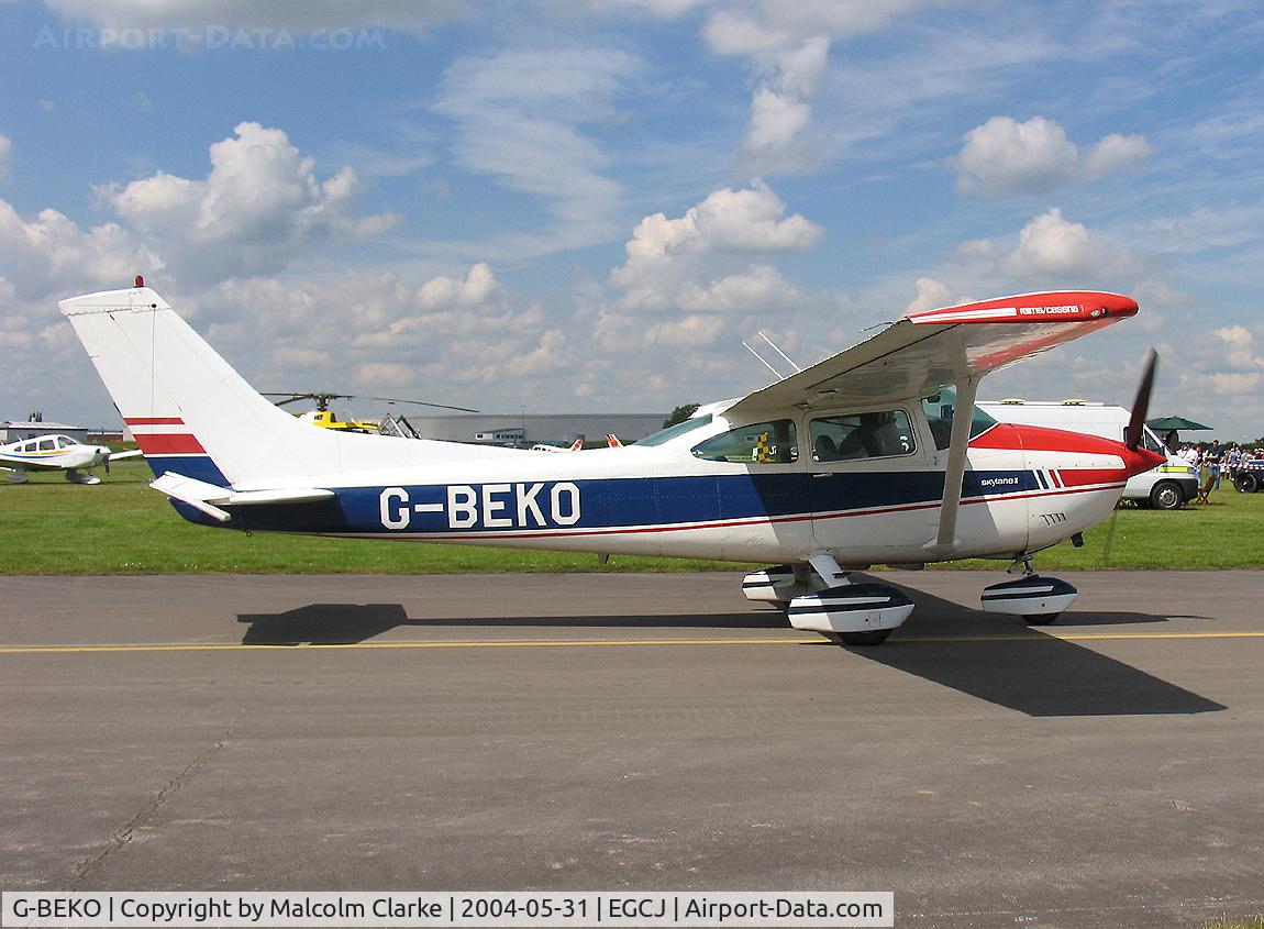 G-BEKO, 1977 Reims F182Q Skylane C/N F1820037, Reims F182Q Skylane Attending Veterans and Vintage Day at Sherburn-in-Elmet, Uk..