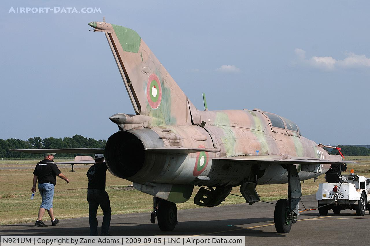 N921UM, Mikoyan-Gurevich MiG-21UM C/N 516979001, Warbirds on Parade 2009 - at Lancaster Airport, Texas- Mig-21 of the Cold War Air Museum