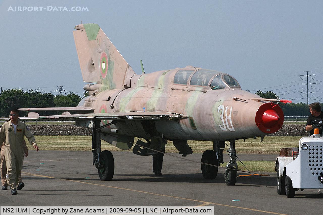 N921UM, Mikoyan-Gurevich MiG-21UM C/N 516979001, Warbirds on Parade 2009 - at Lancaster Airport, Texas- Mig-21 of the Cold War Air Museum