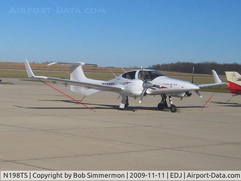 N198TS, 2006 Diamond DA-42 Twin Star C/N 42.AC002, On the ramp at Bellefontaine, Ohio