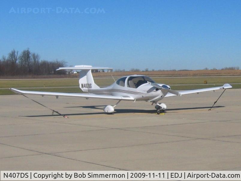 N407DS, 2004 Diamond DA-40 Diamond Star C/N 40.411, On the ramp at Bellefontaine, Ohio