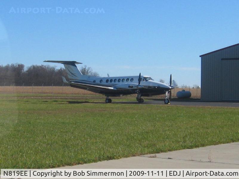 N819EE, 1997 Raytheon Aircraft Company B300 C/N FL-187, On the ramp at Bellefontaine, Ohio