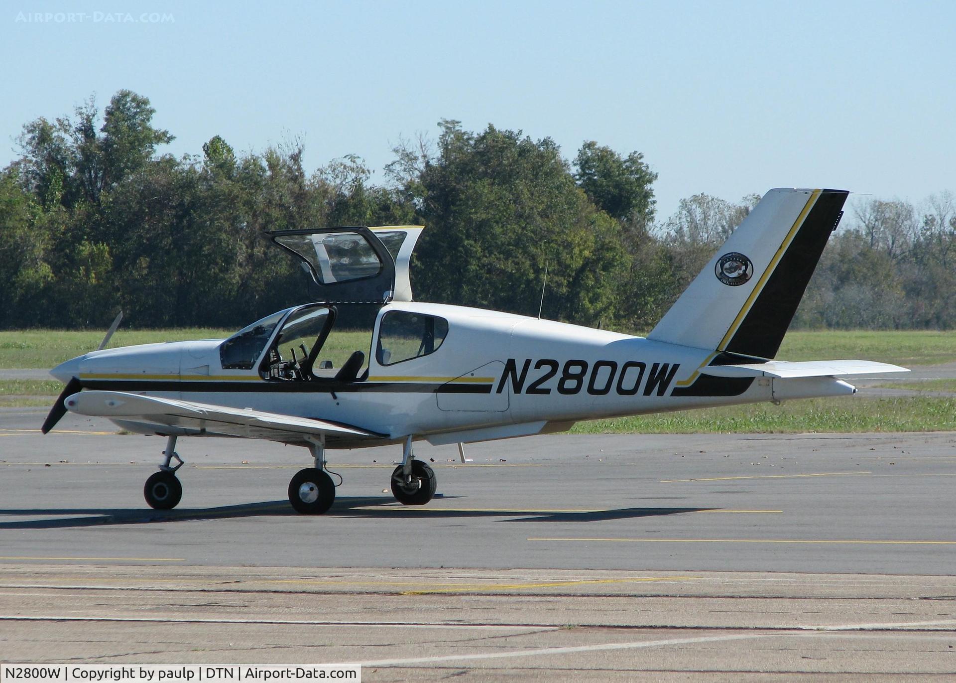 N2800W, Socata TB-9C Tampico Club C/N 1029, At Downtown Shreveport.