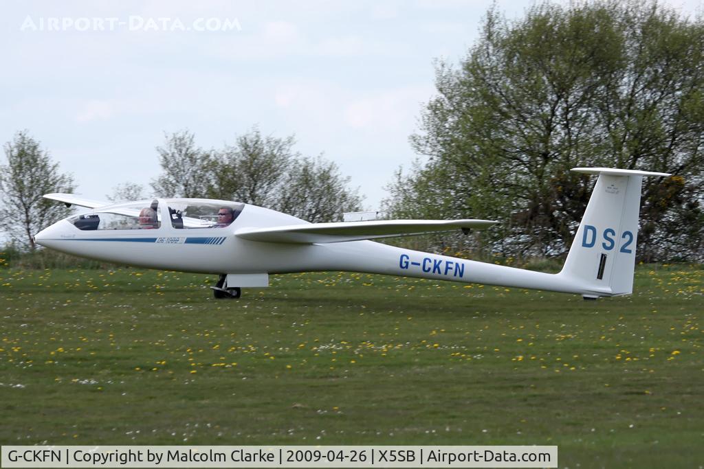 G-CKFN, 2003 DG Flugzeugbau DG-1000S C/N 10-29S28, DG Flugzeugbau DG-1000S. At The Yorkshire Gliding Club, Sutton Bank, UK in 2009. Previously BGA 5058.