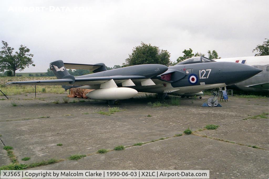 XJ565, De Havilland DH-110 Sea Vixen FAW.2 C/N 10047, De Havilland DH-110 Sea Vixen FAW2 at The Mosquito Museum, Salisbury Hall, UK in 1990.