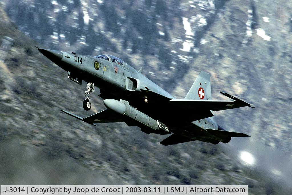 J-3014, 1979 Northrop F-5E Tiger II C/N L.1014, Take off during the last WK at Turtmann.