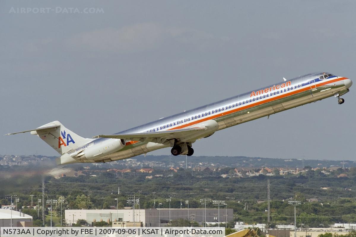 N573AA, 1991 McDonnell Douglas MD-82 (DC-9-82) C/N 53092, departing San Antonio IAP eastbound