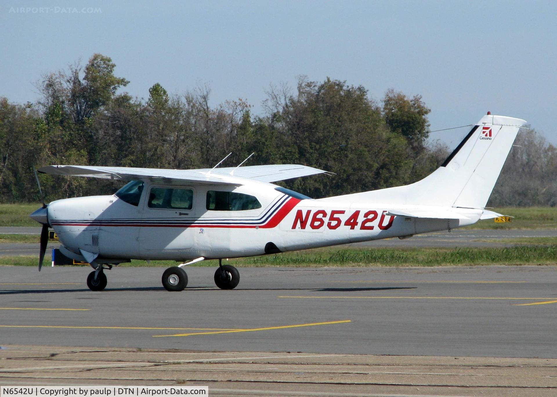 N6542U, 1985 Cessna T210R Turbo Centurion C/N 21064957, At Downtown Shreveport.